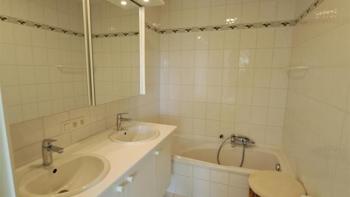 Ref.402 badkamer 1